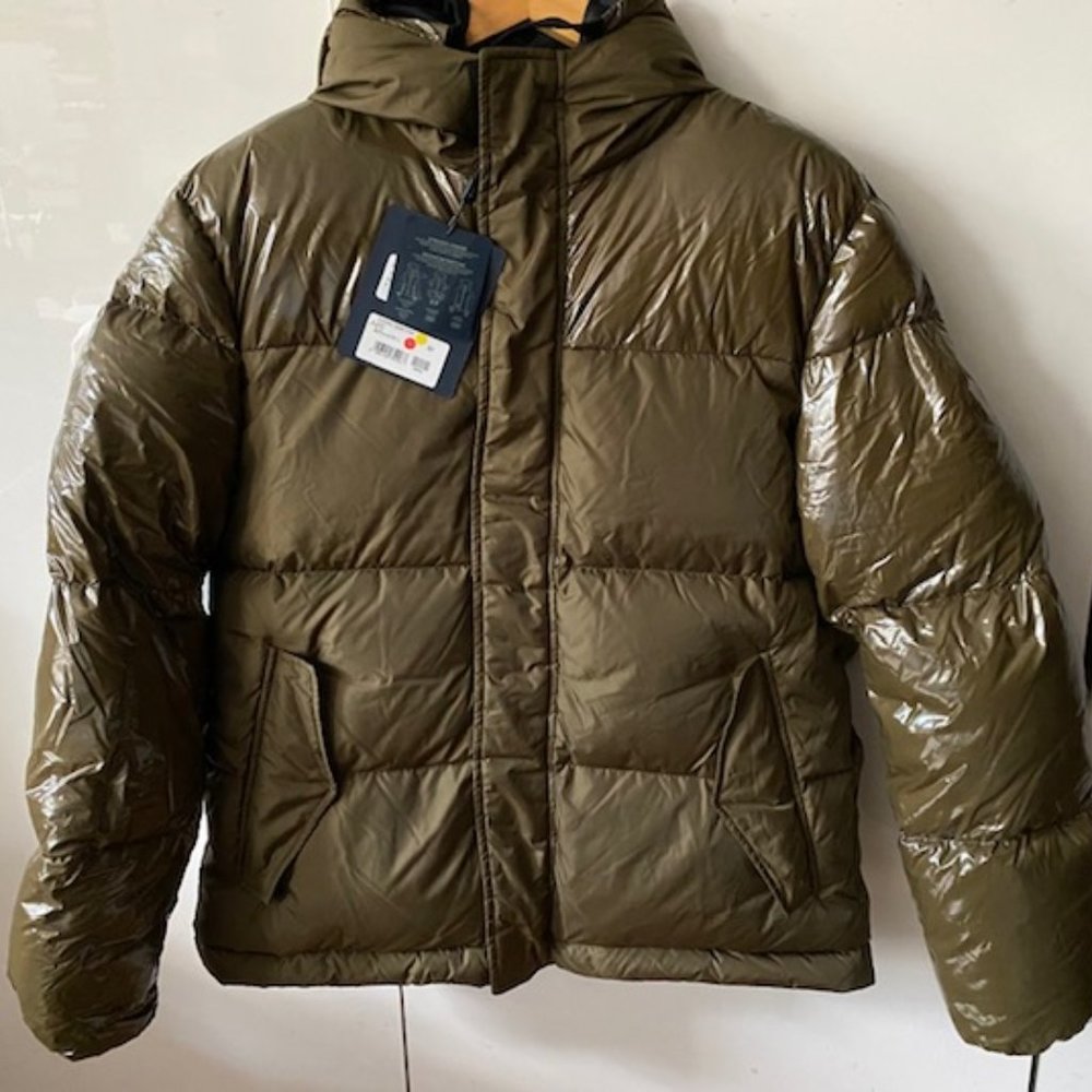 Herno Mens size 50 (M) Puffer Jacket in Olive Green